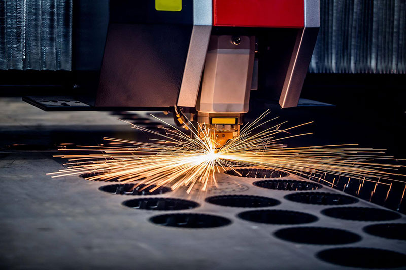 Pourquoi choisir la découpe laser pour les projets de fabrication de tôle ?